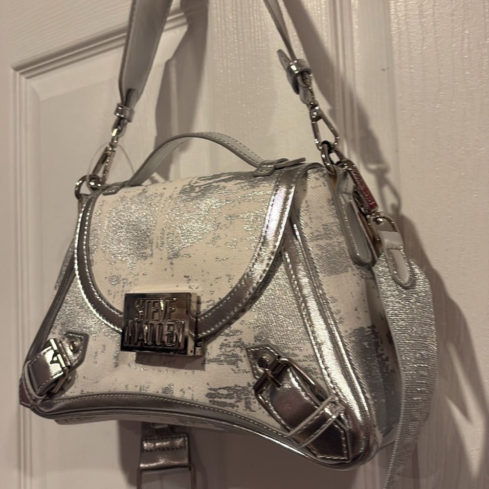 BNWT STEVE MADDEN Silver Women's Crossbody Bag - Picture 9 of 13